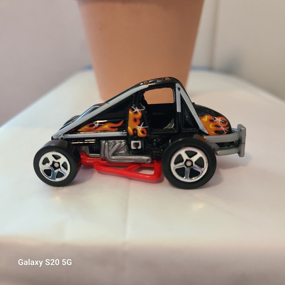 Hot Wheels Slideout Black Red Flames Race Car 1996 Diecast Toy Vehicle - Picture 3 of 6